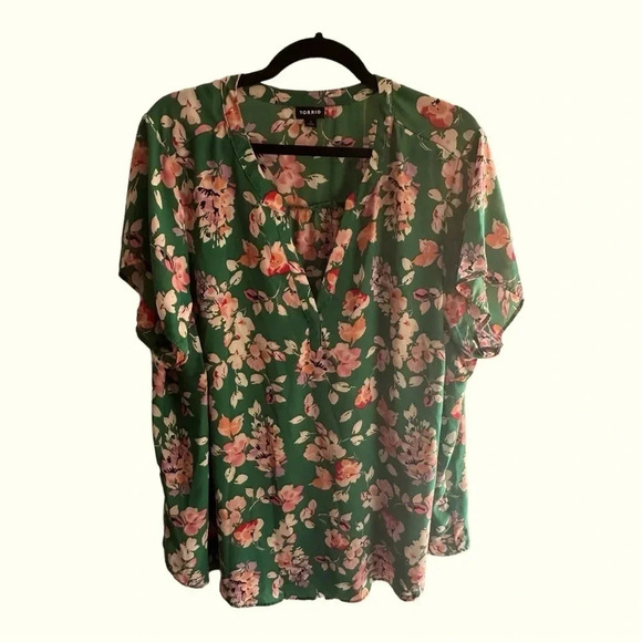 Torrid size 3 Blouse, green with floral print - Picture 1 of 3